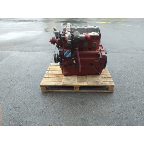 NOWY SILNIK URSUS C385 4 CYLINDRY TURBO (912,914,1014)